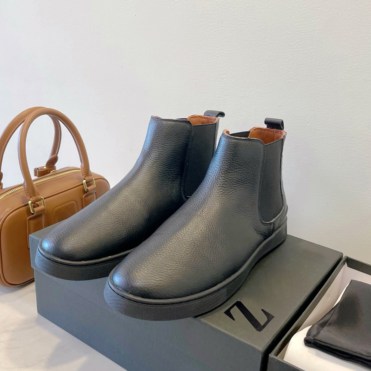 Fashion Casual High Top Men Chelsea Ankle Boots Suede Genuine Leather Dress shoe Elastic Gore Slip On Flat luxury Designer boots moccasin