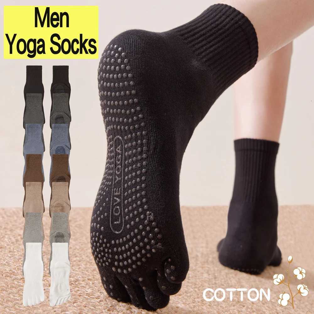 Sports Socks 1/3 Pairs Men's 5-Toe Yoga Socks in Cotton Non-Slip Silicone Grip Sweat-Absorbent Pilates Socks for Gym Fitness Indoor Training Q2