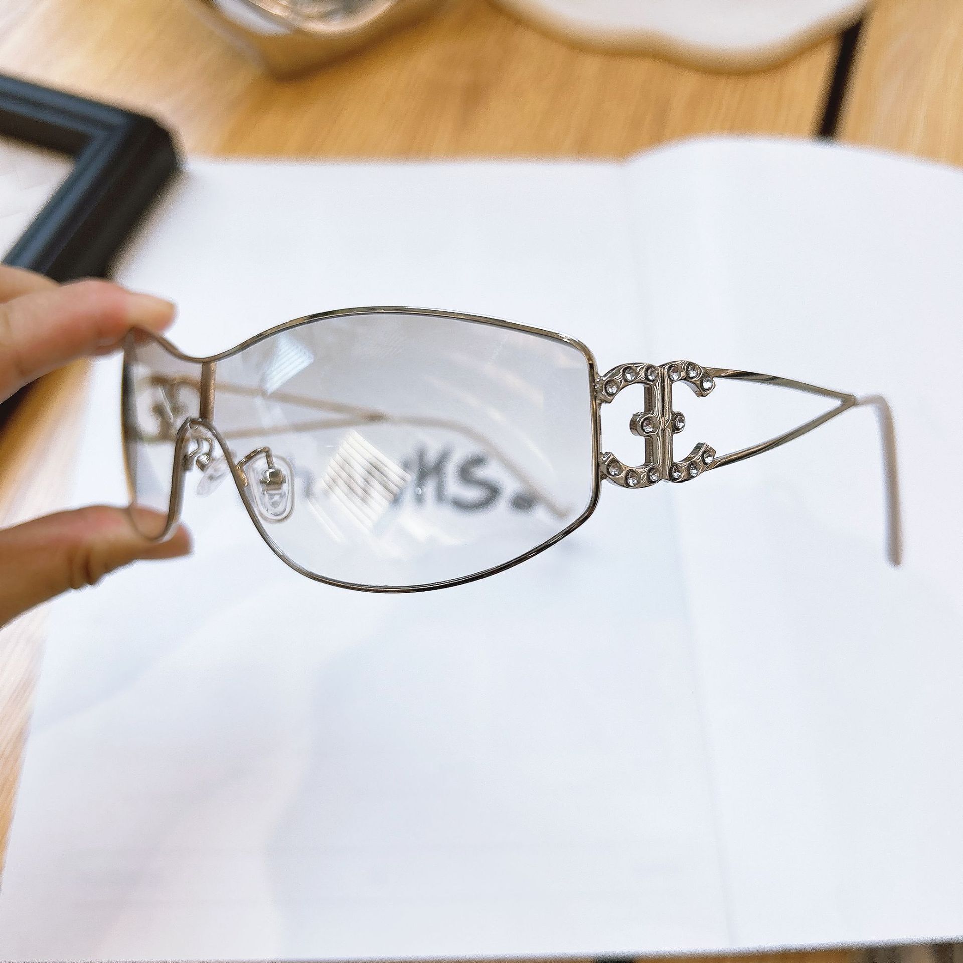 Brand Luxury Designer Sunglasses Xiangjia's New One-Piece Metal For Women, Popular On Instagram And Xiaohongshu, Retro Style Unisex Sunglasses
