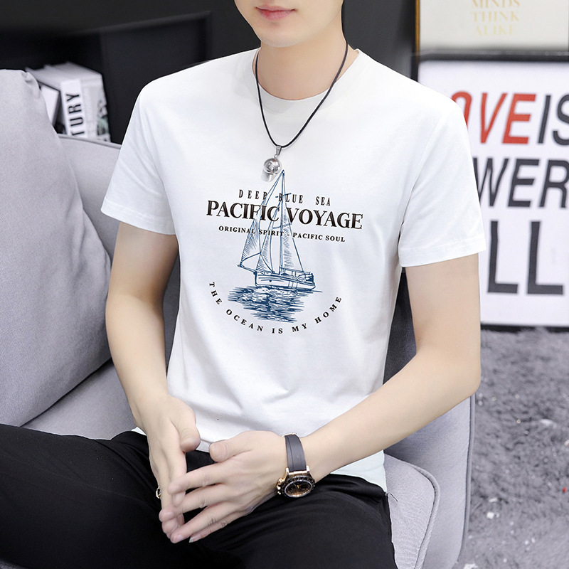 Men's short-sleeved T-shirt, new summer style, lightweight, versatile, trendy, slim-fit, fashionable, and thin