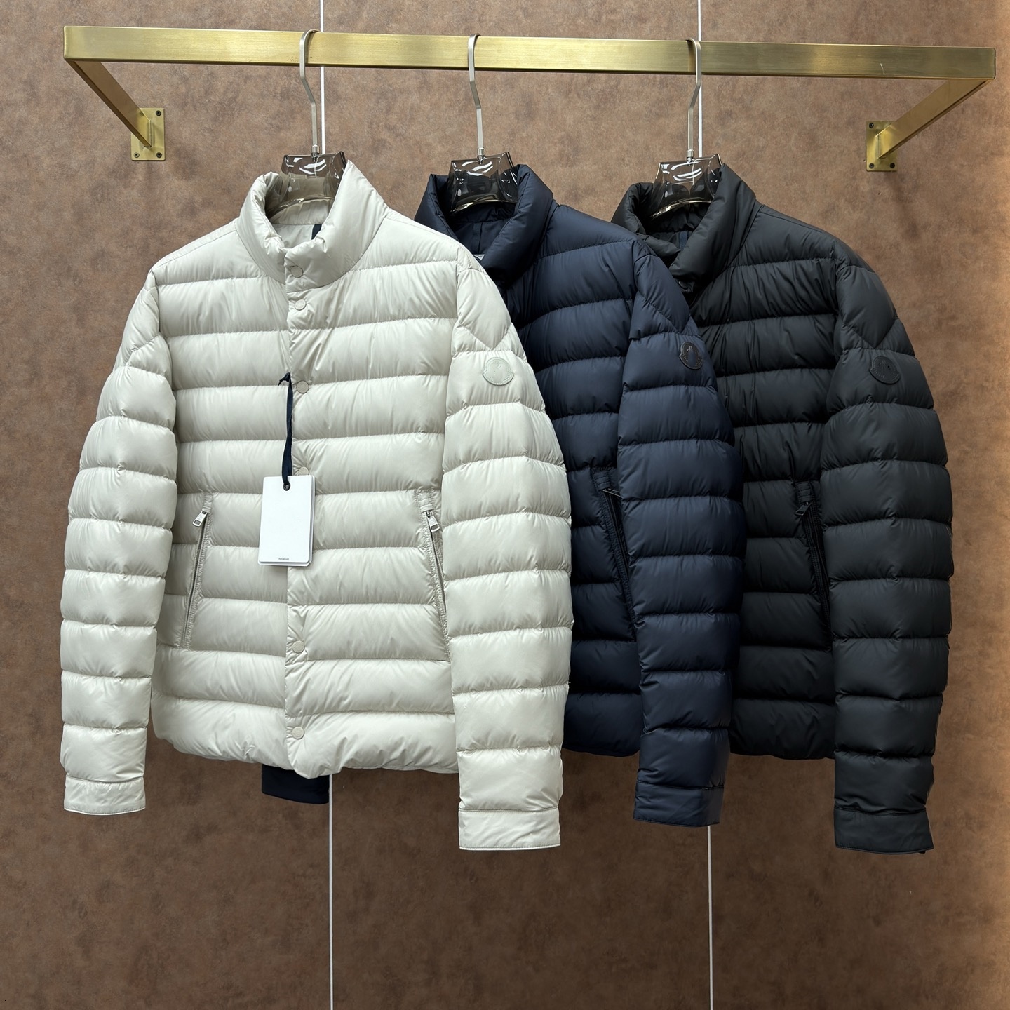 Designer Mens Glossy Short Down Jacket Snap Button Collar Elastic Cuffs Quilted Puffer Coat Black Navy XXXL