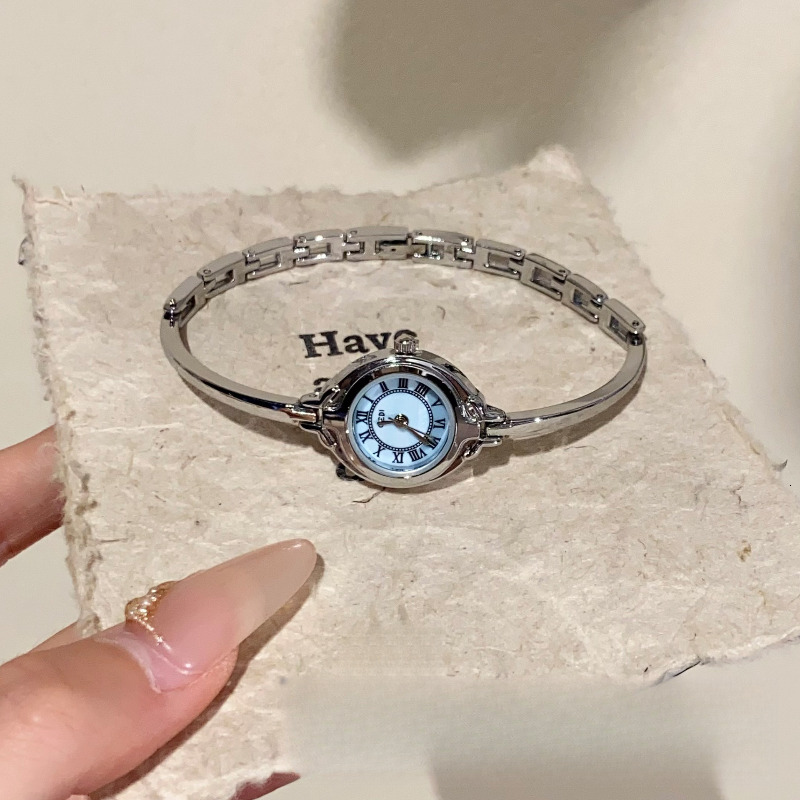 2026 Designer Watch Women S Watch Light Luxury Niche Ladies Small Bracelet Student Small Dial Artistic Fashionable And High Quality Hand Accessories