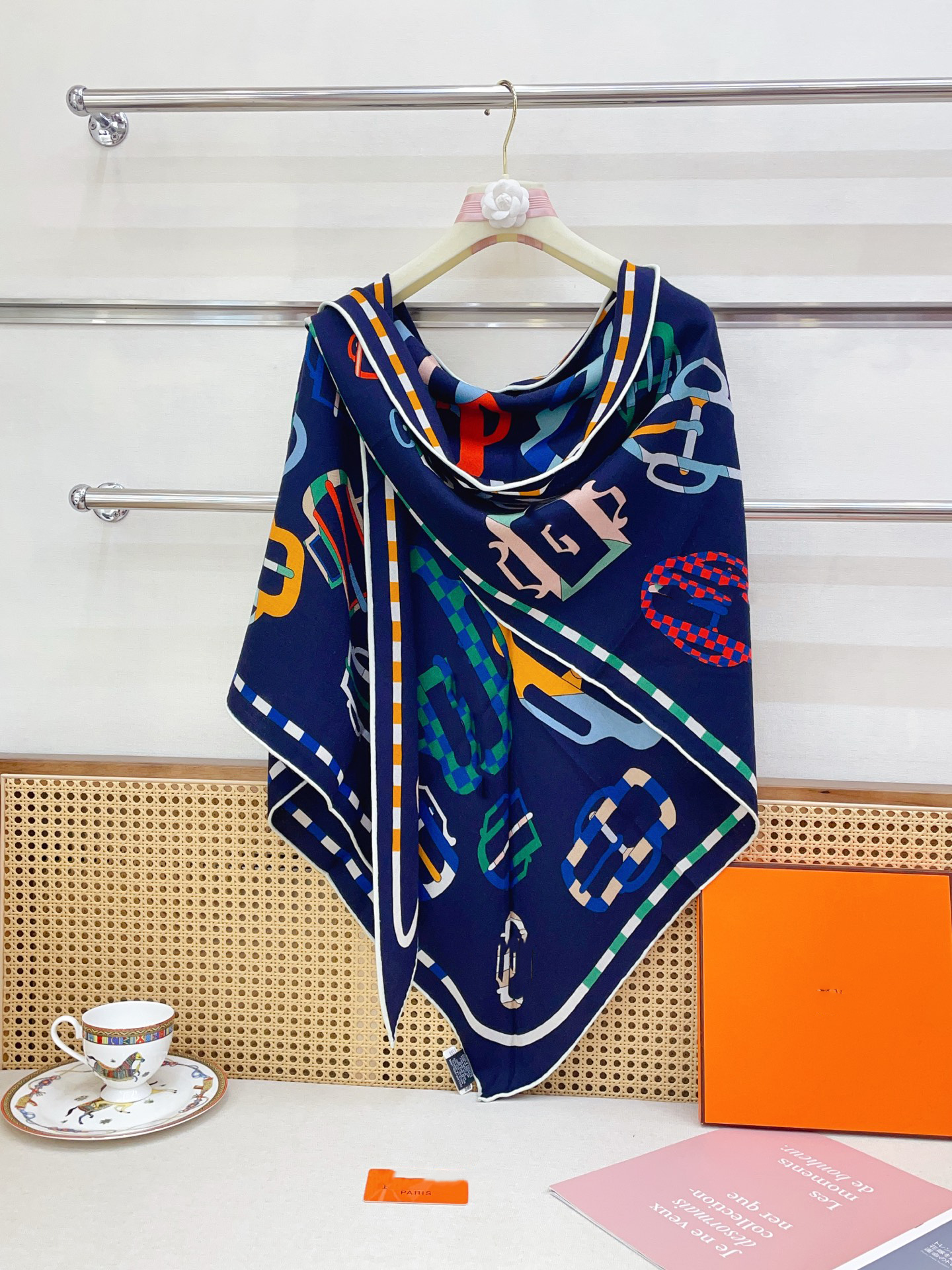 94*188cm 26ss H designer women Silk cashmereTriangle scarf High end color scheme double sided printed silk and wool blended large scarf