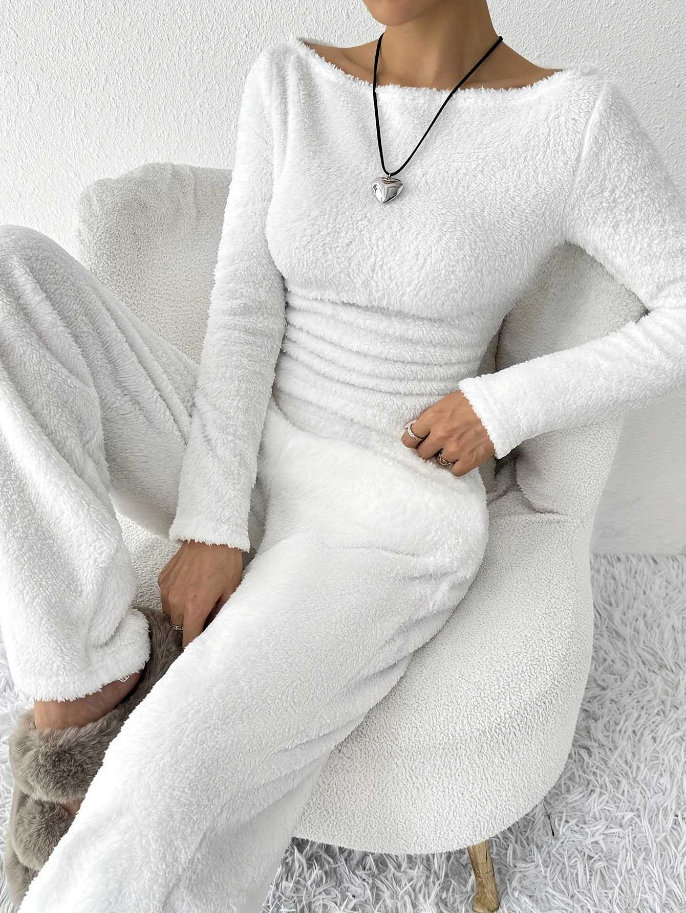 Women's Sleep Lounge 2-Piece Set of Women's Autumn and Winter Fleece Pajamas Simple Solid Color Comfortable Stylish Thickened Warm Long-Sl
