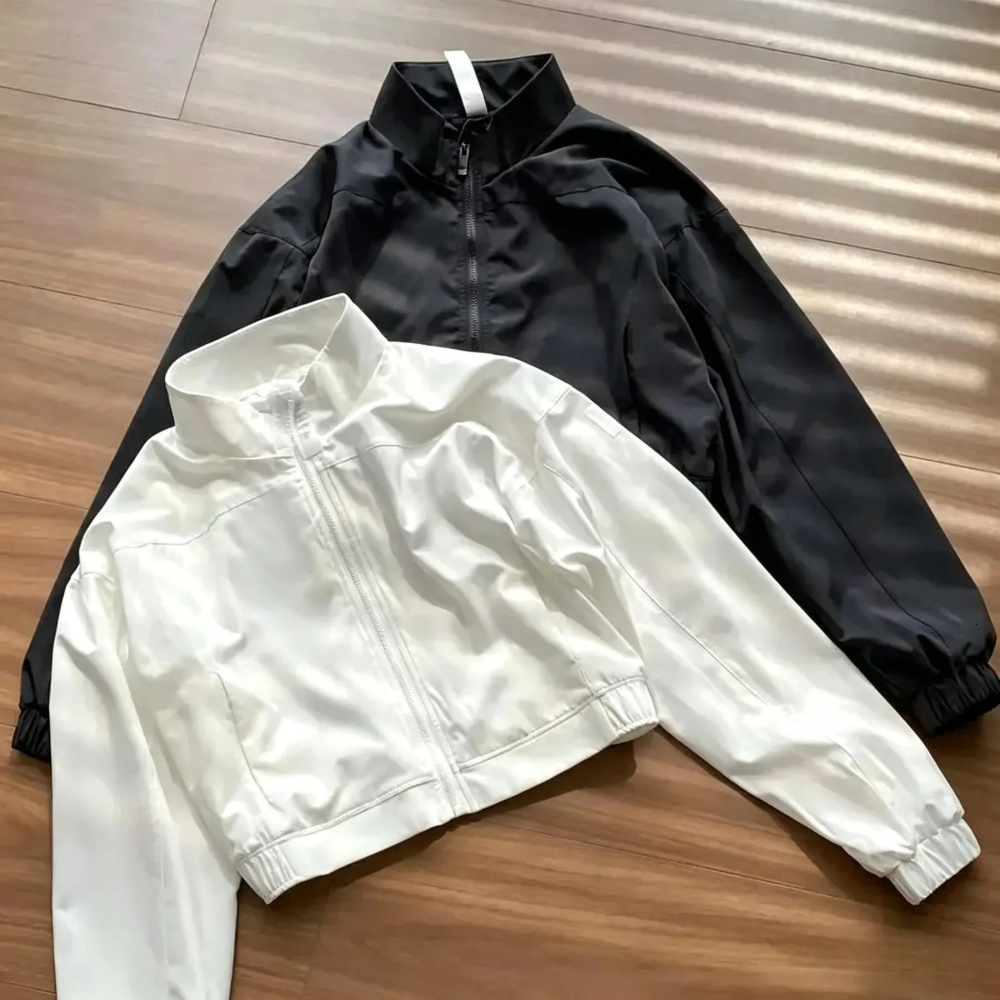 Giacca sportiva da donna di design con cerniera a maniche lunghe, camicia da yoga fitness da allenamento leggera con tasche per abbigliamento sporti