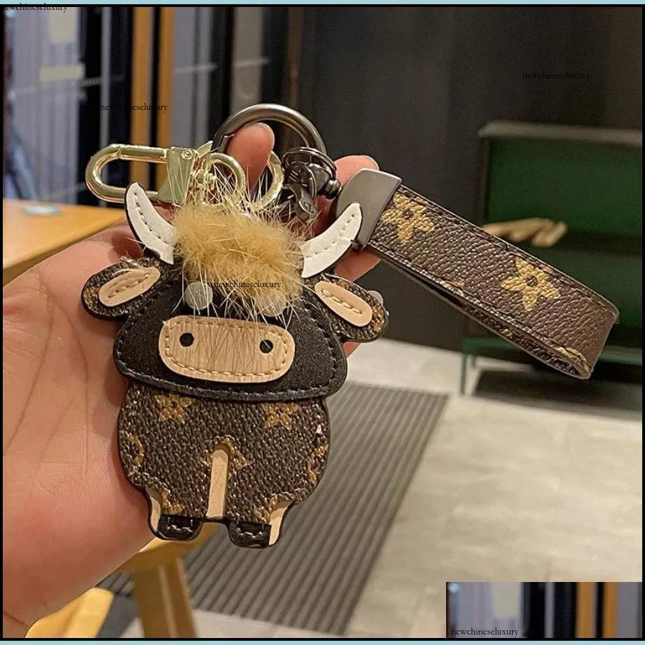 Rings 4 Styles Retro Brand Designer Keychain Brown For Men And Women Classic Key Ring Car Backpack Cellphone Pendant Cartoon Cow Dh289s
