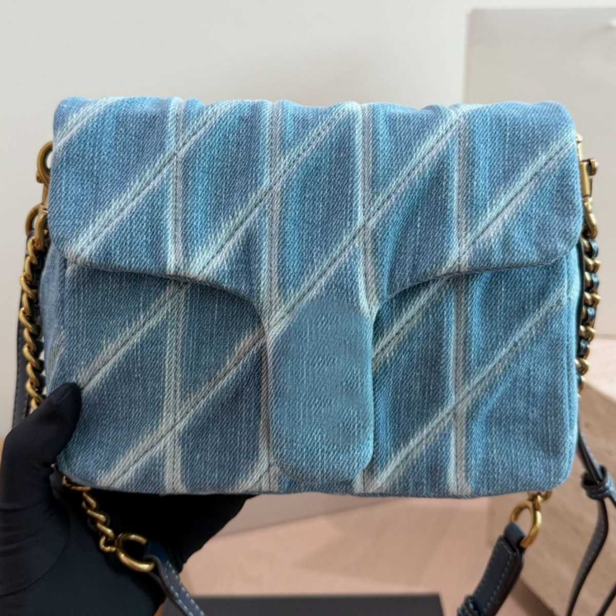 Luxury Women Denim Quilted Flap Shoulder Bag Designer Gold Chain Strap Crossbody Bags Blue Washed Denim Handbag Purse