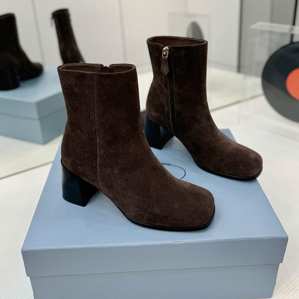 Suede Booties Womens Luxury Designer Ankle Boots Retro Style Fashion Knight Boot High Quality Comfort Classic Autumn Winter Boots Leather Lining Siz