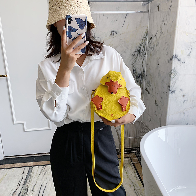 Cute 3D Yellow Duck Crossbody Bag for Women Cartoon Animal Shape Mini Shoulder Purse, Funny Novelty Kids Ladies Small Messenger Bag