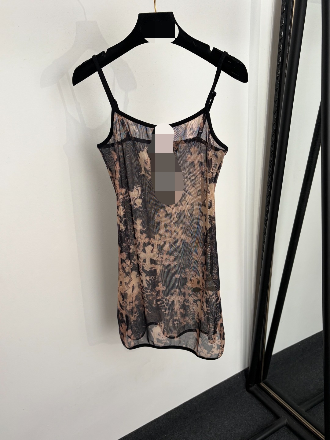 20266441 2026 new style - Form-fitting net-sheer halter-neck dress - Short skirt, black