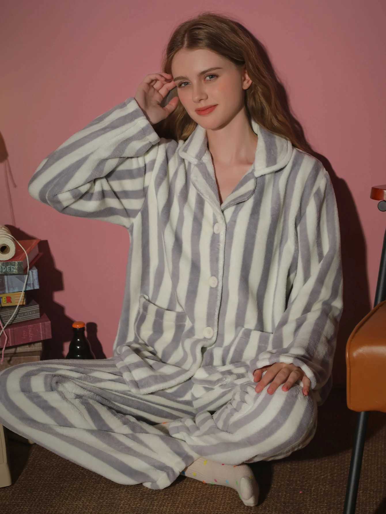 Women's Sleep Lounge 2-piece set of women's pajamas autumn and winter flannel striped long sleeved pants set thick cardigan home clothes H