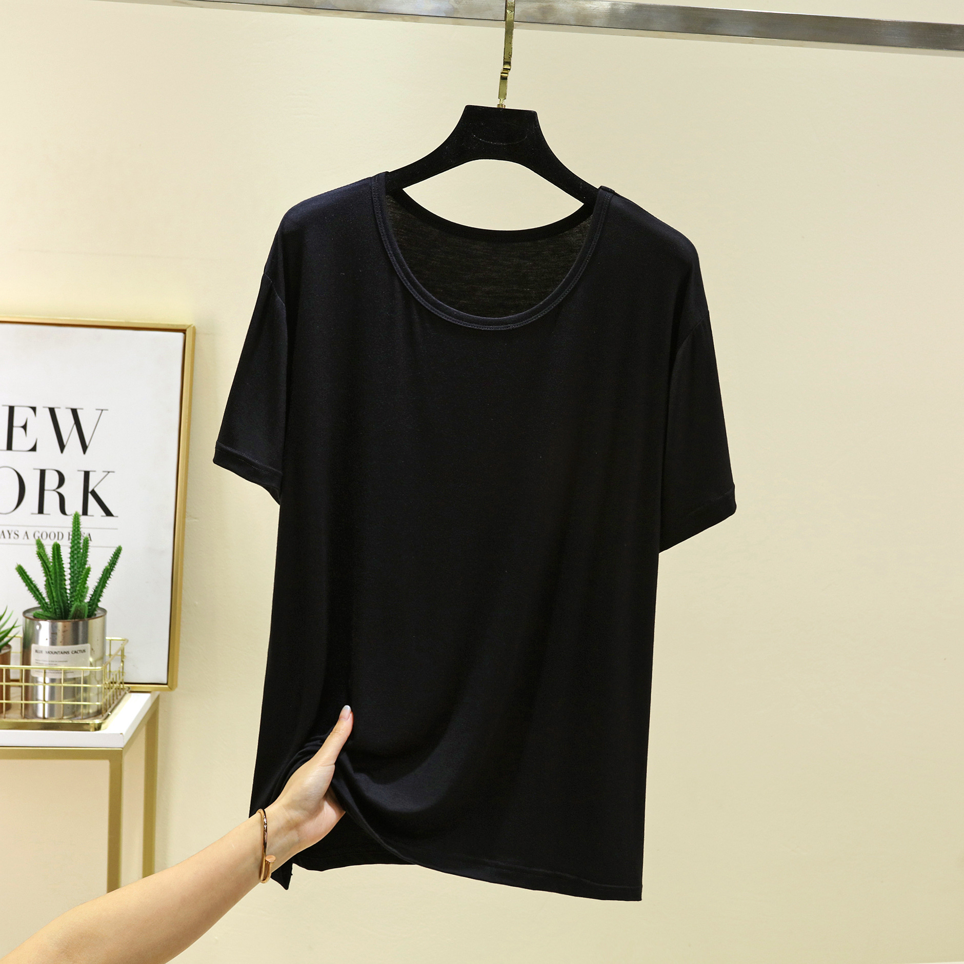 Lightweight men's T-shirt, versatile summer top, round neck, short-sleeved, can be worn as an outer layer, plus size, cooling base layer