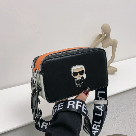 2026 Women's European and American style small square bag, high-end camera bag, versatile handbag and crossbody bag for commuting, cute shoulde