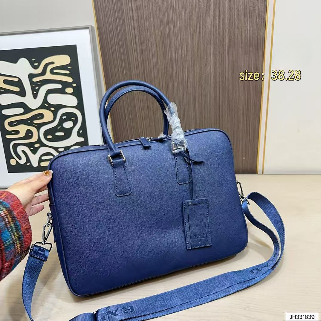 New Spring and Summer Stylish Men Leather Crossbody Bag With Zipper Lightweight Large Capacity Suitable For Commuting And As A Briefcase GUIHUISHU