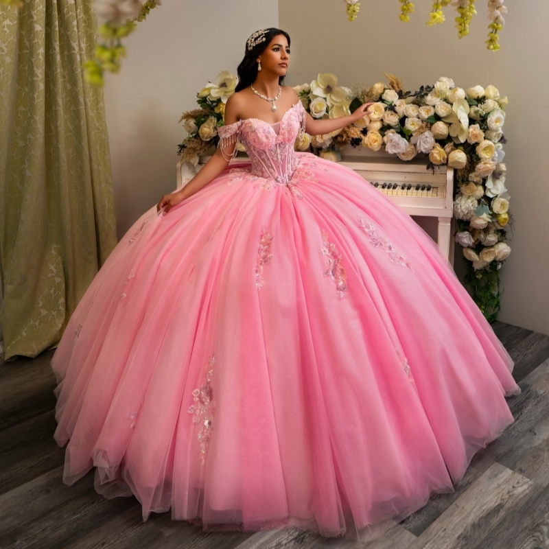 Abiti Quinceanera glitter rosa con spalle scoperte Abito da ballo dolce 16 Abito con applicazioni di perline Fiocco di cristallo Tull Abiti da festa