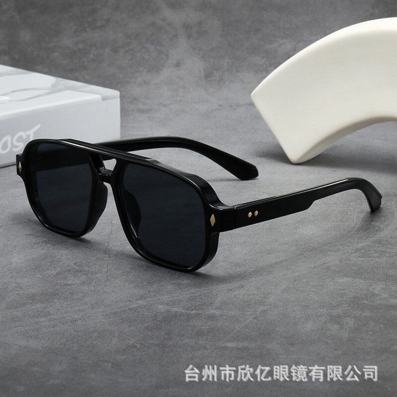 Vintage Brand Designer Sunglasses 2025 New European And American Fashion Square Frame Sports For Men Outdoor Driving Sun Protection Sunglasses Whole