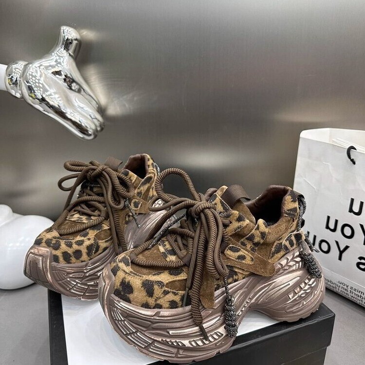 Leopard print sneakers for women, 2026 autumn new vintage suede platform thick-soled height-increasing casual sports shoes wholesale