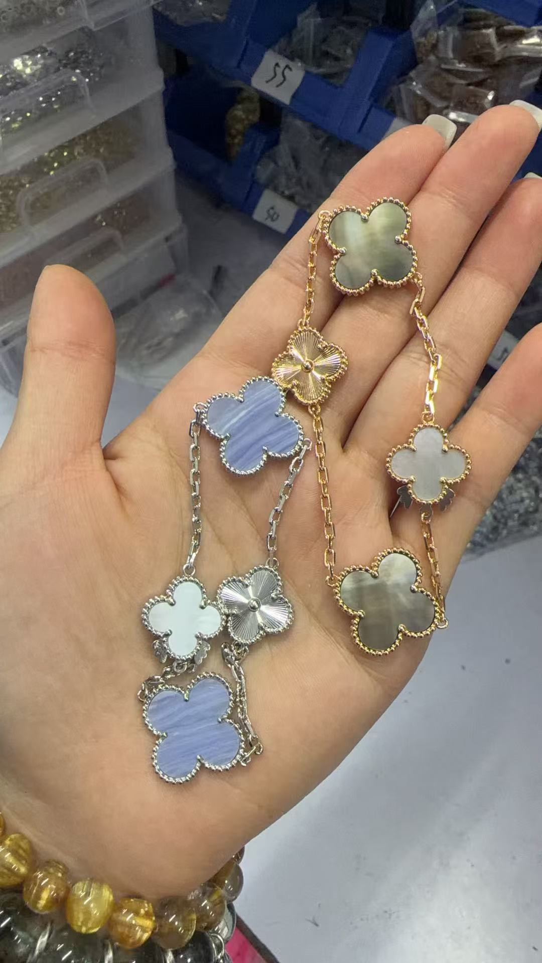 New four leaf clover Necklacee with 15 detachable flowers 11 necklace 4 flower bracelet for women 18K gold plated mother of pearl collarbone chain J