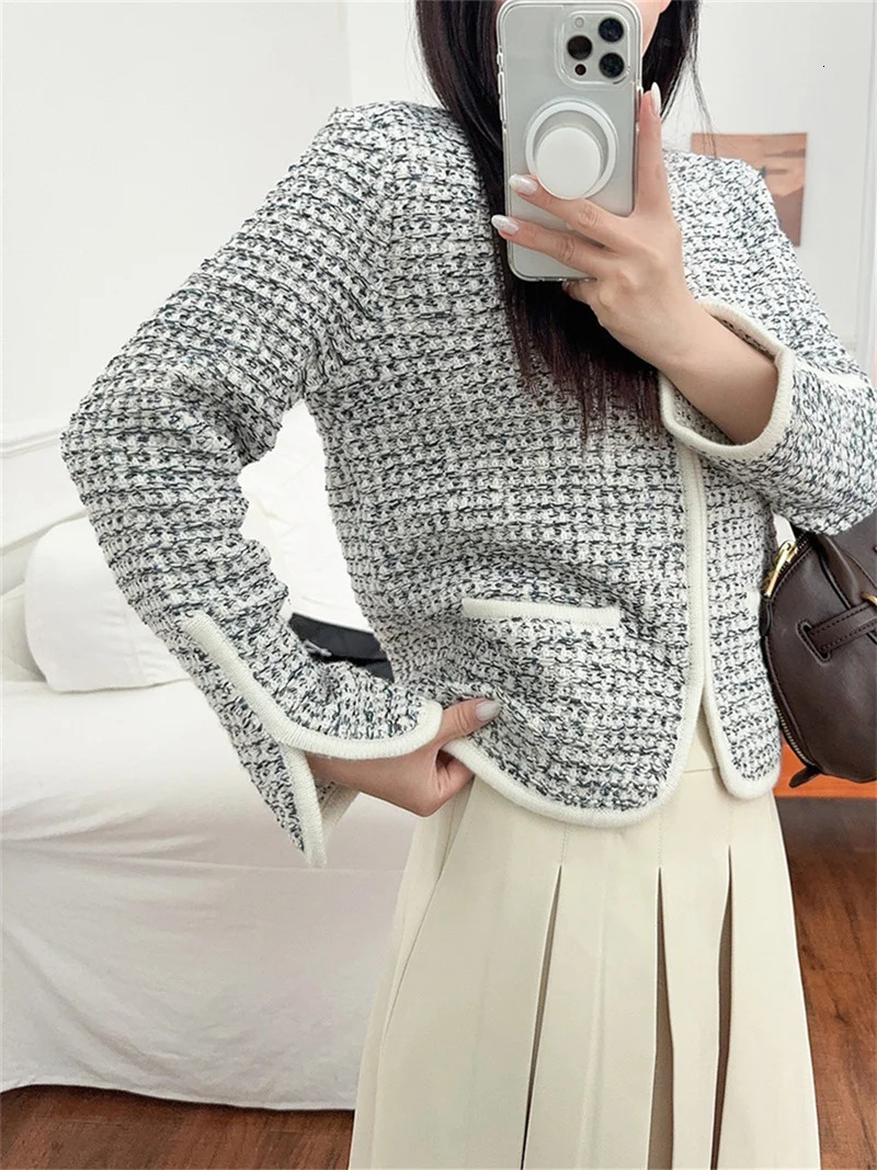 Women's Round Neck Sweater Jacket Long Sleeve Ladies Wool Blended Elegant Knitted Short Coat Autumn 260916