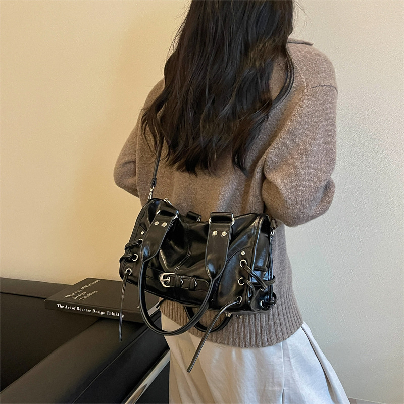 Luxury Brand Designer Bag Retro Handheld Motorcycle For Women 2026 Korean Niche Minimalist Pillow Commuting Fashion Single Shoulder Underarm Bag