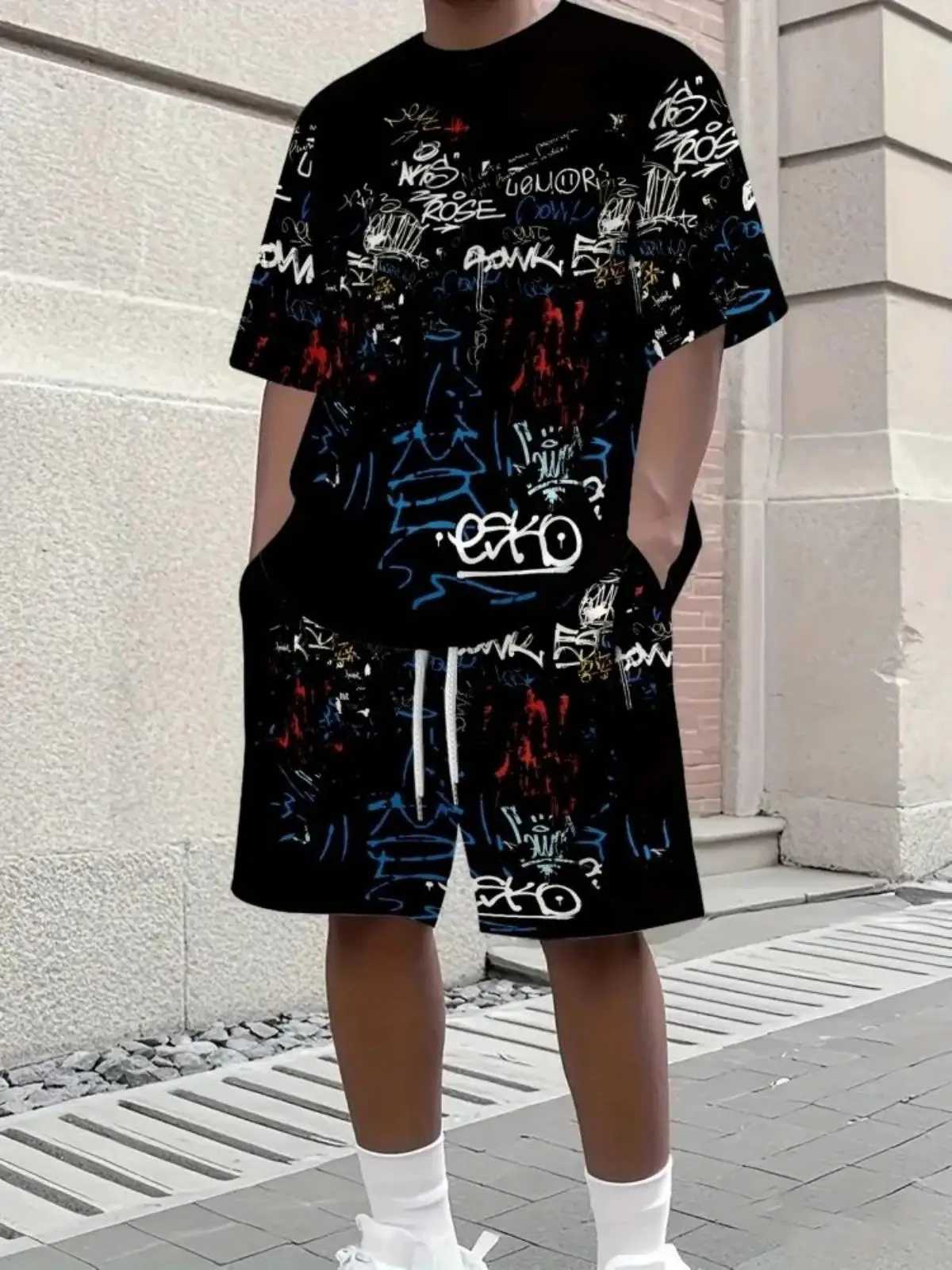 2025 New Men's Short Sleeve Set Personalized Graffiti Printed Shorts Set Outdoor Urban Trend Short Sleeve Top Shorts Casual Shor T260924