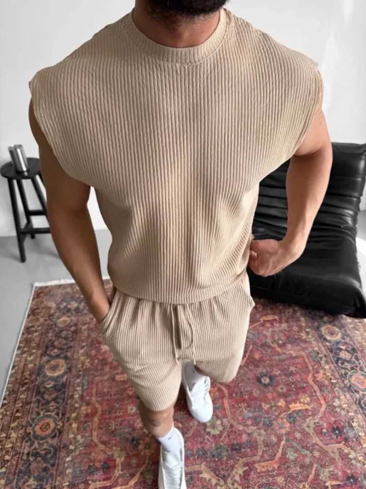 Summer 2025 new corduroy striped casual set fashionable round neck solid color sleeveless shorts for men two-piece set T260924