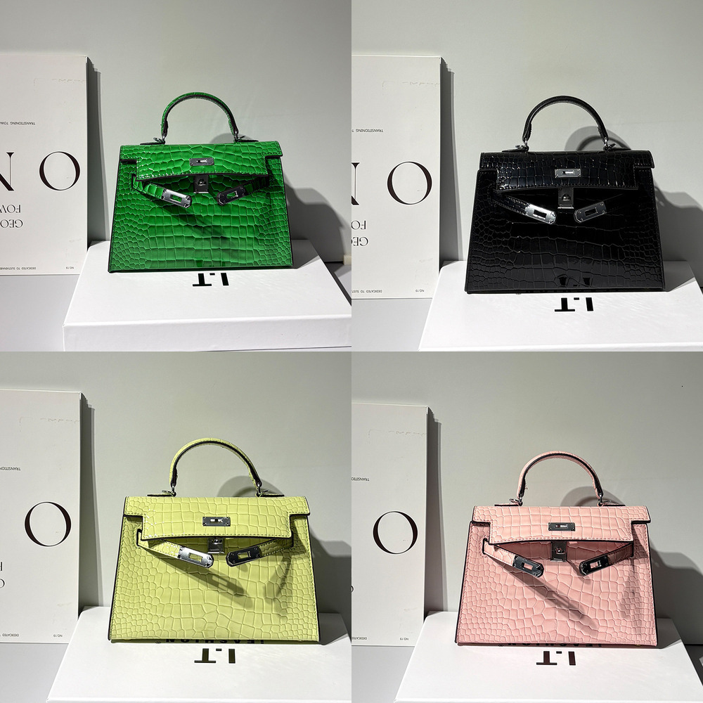 designer bag autumn winter new handbag with pattern simple and retro design shoulder bag crossbody bag and tote bag Fashionable and high-quality han
