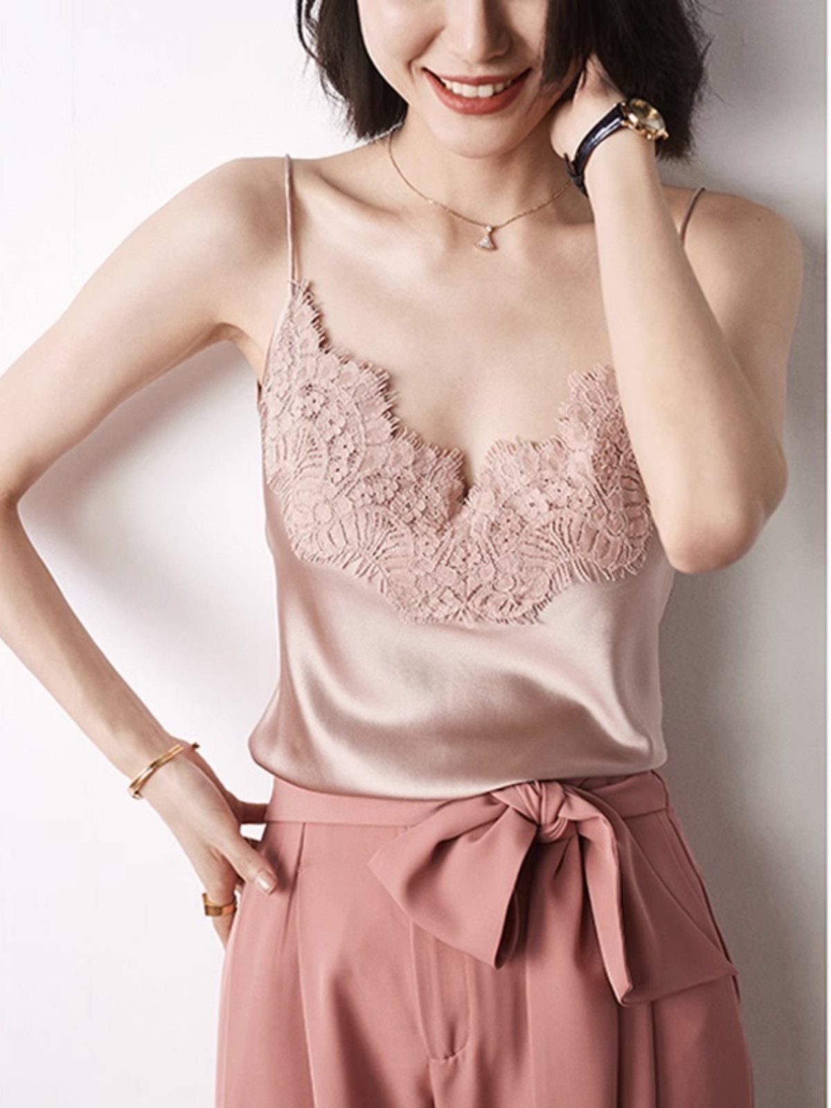 Elegant Lace Small Strap Vest Women's Outerwear Summer Suit Inner Match Satin Acetate Fashion Top Loose Fit Single Piece