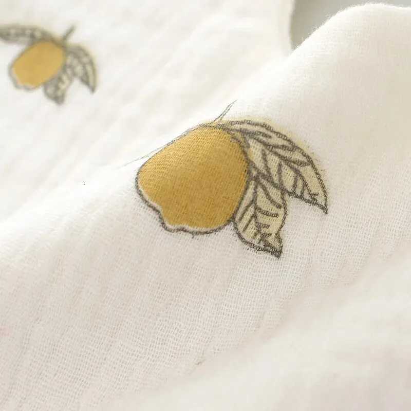 Baby Bibs Burp Cloths 3 Bibs Soft Petal-Printed Baby Sva Towels Universal Feeding Bibs for Babies Suitable for Use at Home and When Going OutW260923