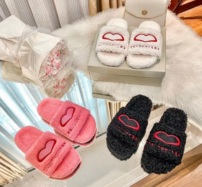 Women Fuzzy Slippers Luxury Lamb Wool Thick-Sole Versatile House Slides Sandals Non-slip Flat-bottom Plush Outdoor Wear Autumn Winter New Arrival B2