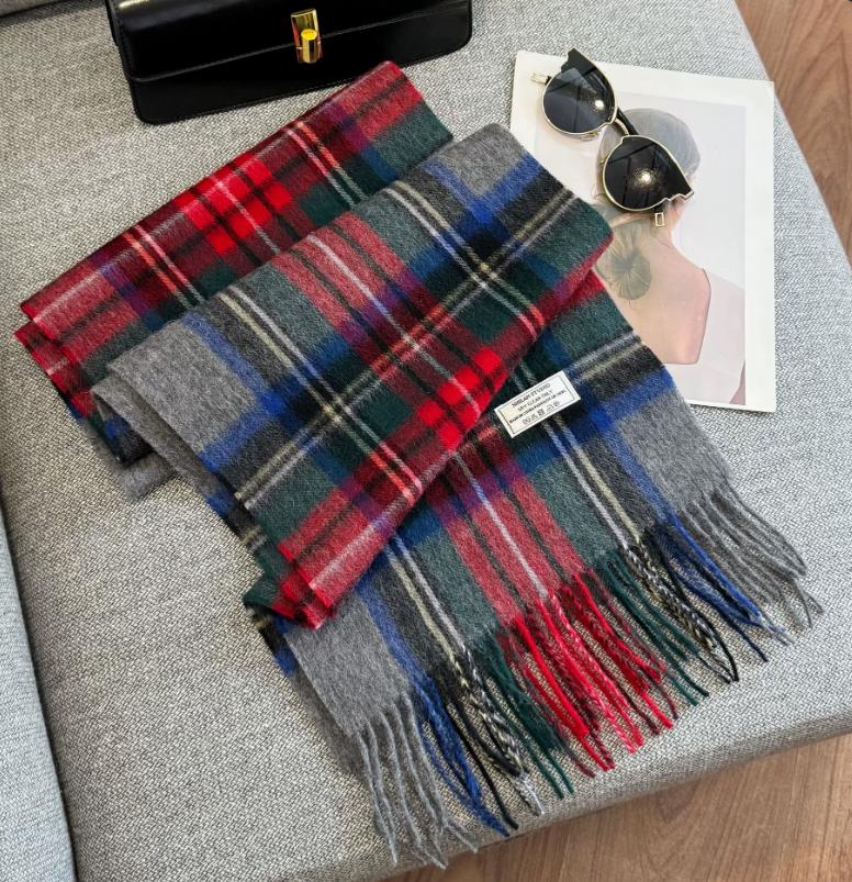 Chic Design Soft Warm Women Scarf Autumn Winter Classic British 100% wool Muffler Men Plaid Thermal Tassel Shawl Couple 30X180CN