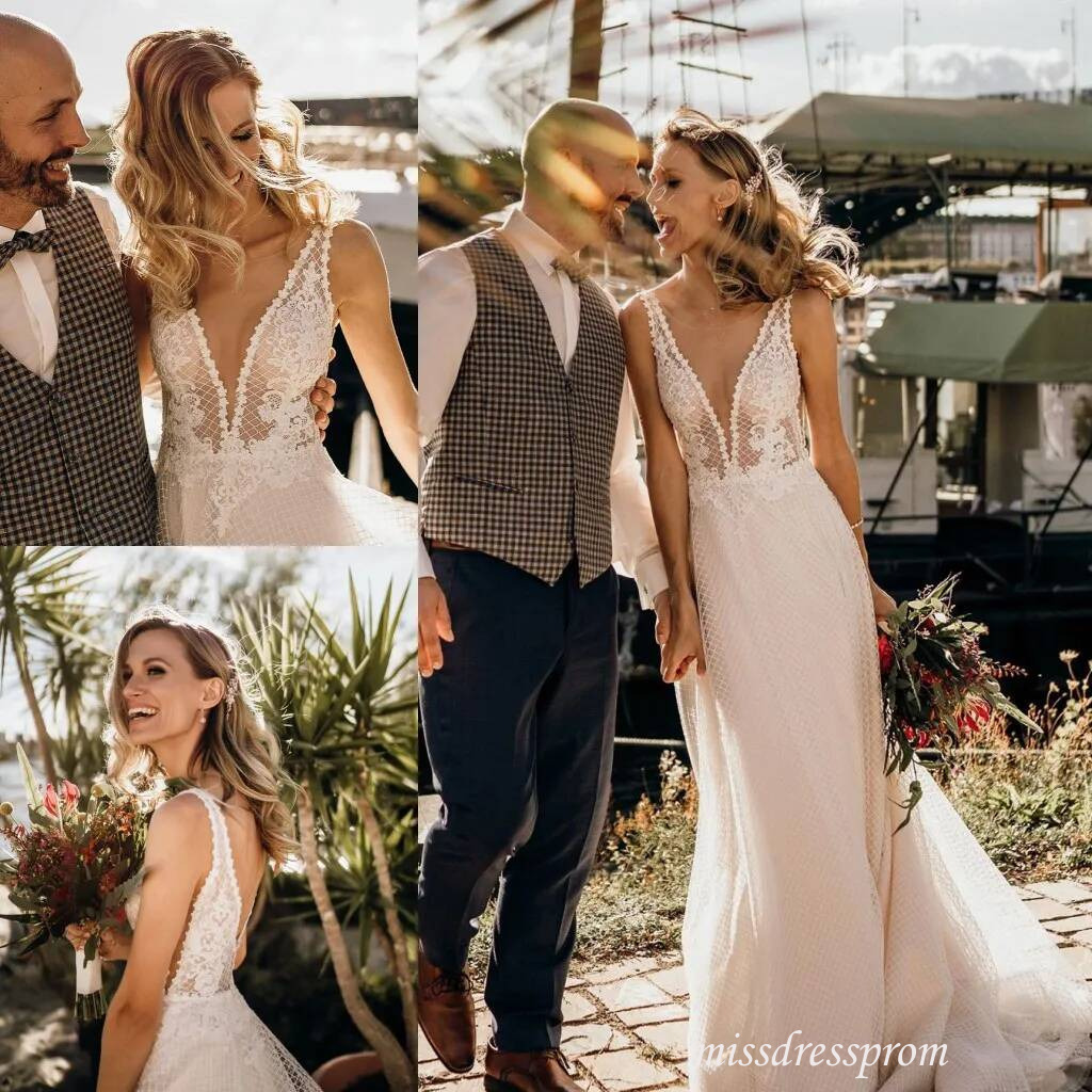 Charming Lace Backless Beach Wedding Dresses Sheer Deep V Neck A Line Appliqued Bridal Gowns Sweep Train robe de mariee