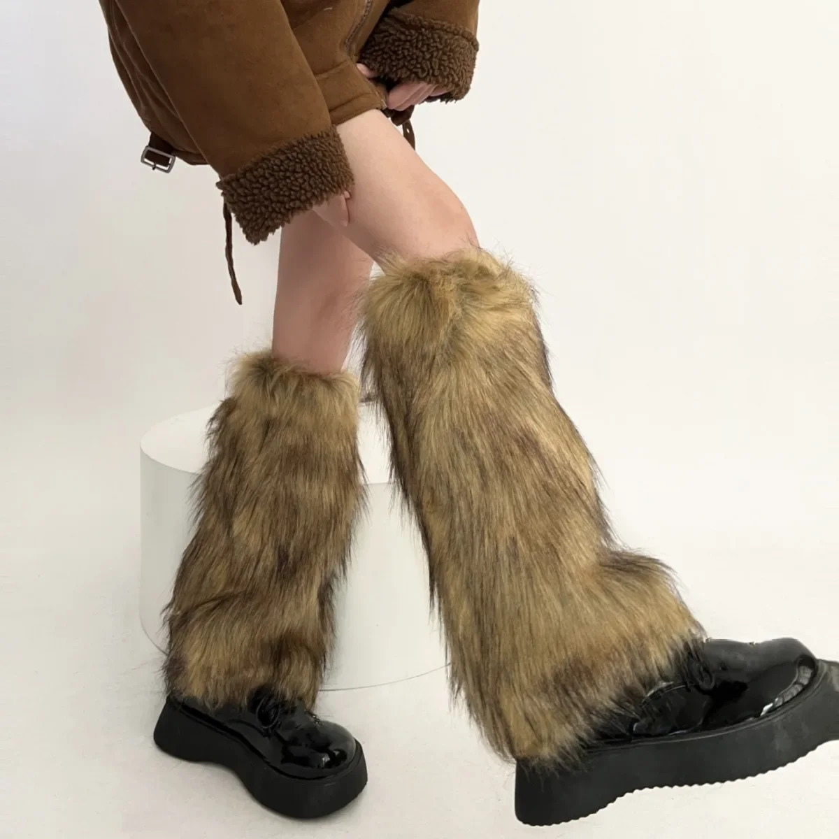 Scaldamuscoli vintage in pelliccia sintetica punk Retro Modern Y2k Marrone Stivali invernali caldi Calzini copriscarpe Punk Jk Calzino al ginocchio