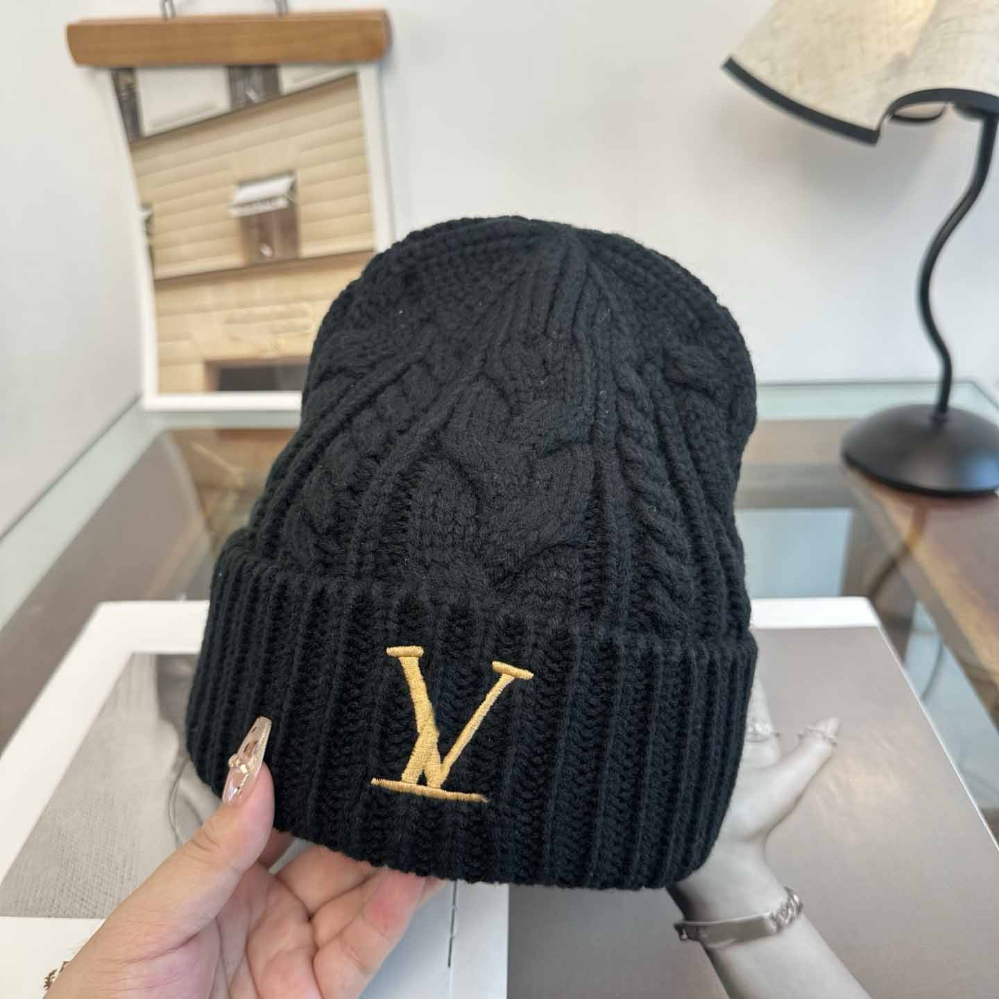Ladies' Beanie Designer Knit Hat with Letter Embroidery, Winter Casquett Men's Wool Hat, Luxurious Christmas Gift.