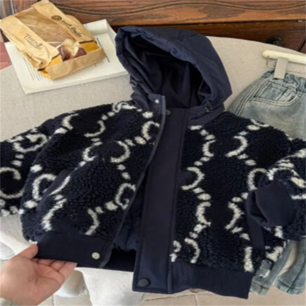 Autumn Winter kids Jacket Designer Boys Outerwear Baby Cotton Coat Lambswool Girls Outwear Windbreaker Warm Clothes Outdoor Sport Children Clothing