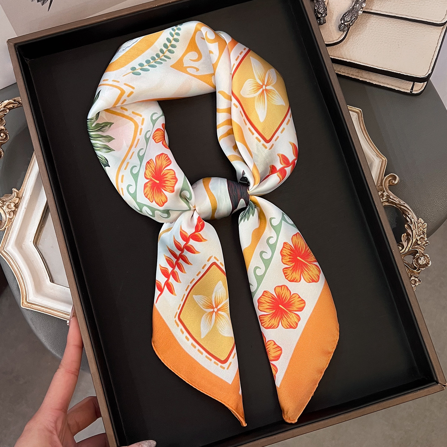 New Spring/Summer Beach Style Coconut Tree Print Silk Scarf, Imitation Silk, High-End Luxurious Small Square Scarf for Women, Versatile Decoration