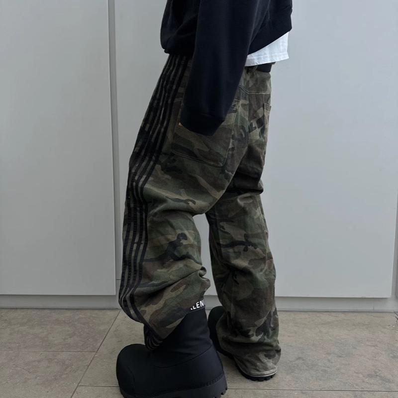 Unisex Camouflage Wide Leg Pants Vintage Washed Camo Pattern Three Vertical Side Stripes High Waist Button Zip Fly Loose Baggy Denim Trousers Belt L