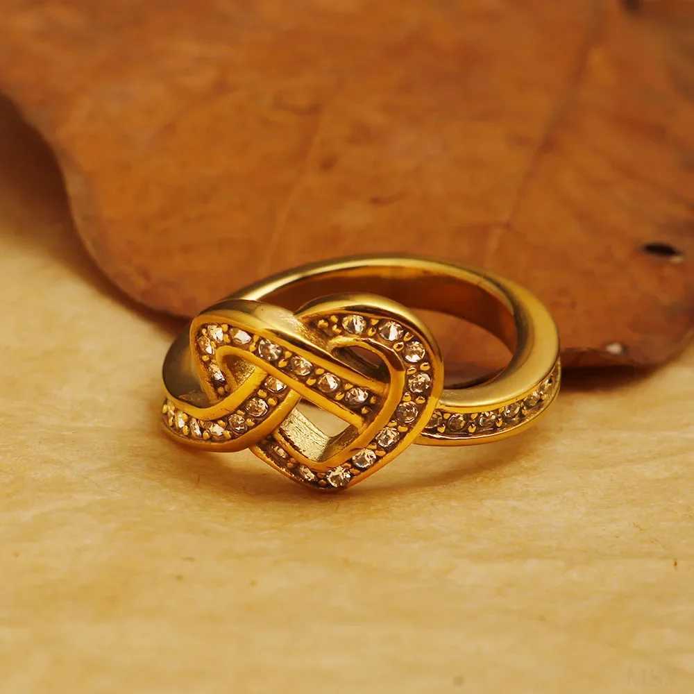 Stainless Minimalist Band Steel Rings Heart Love Hollow Ring for Women Inlaid Zircon Rings Gold Color Waterproof Romantic Fashion Jewelry N260924