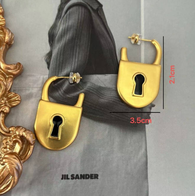 Designer Good quality Real 18K Gold Plated Brass Schiaparelli Lock Stud Clip Hook Earrings Jewelries Stamp Letter Gift SCHE032B136