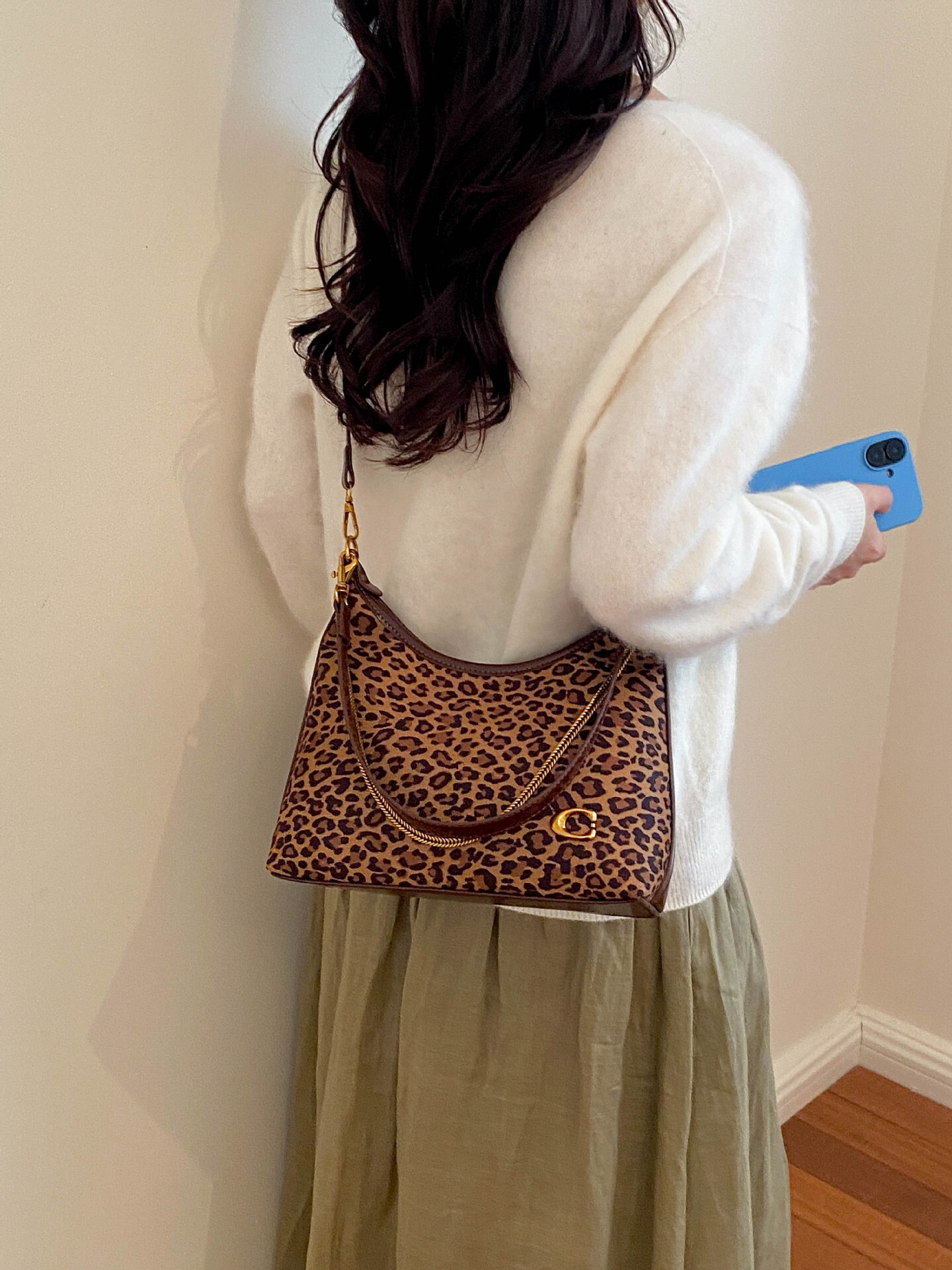High Quality 2026 Autumn New Women Unique Shoulder Bag Textured Chain Strap Versatile Crossbody Underarm Purse Trendy Top Hot Soft Free Shipping Ele