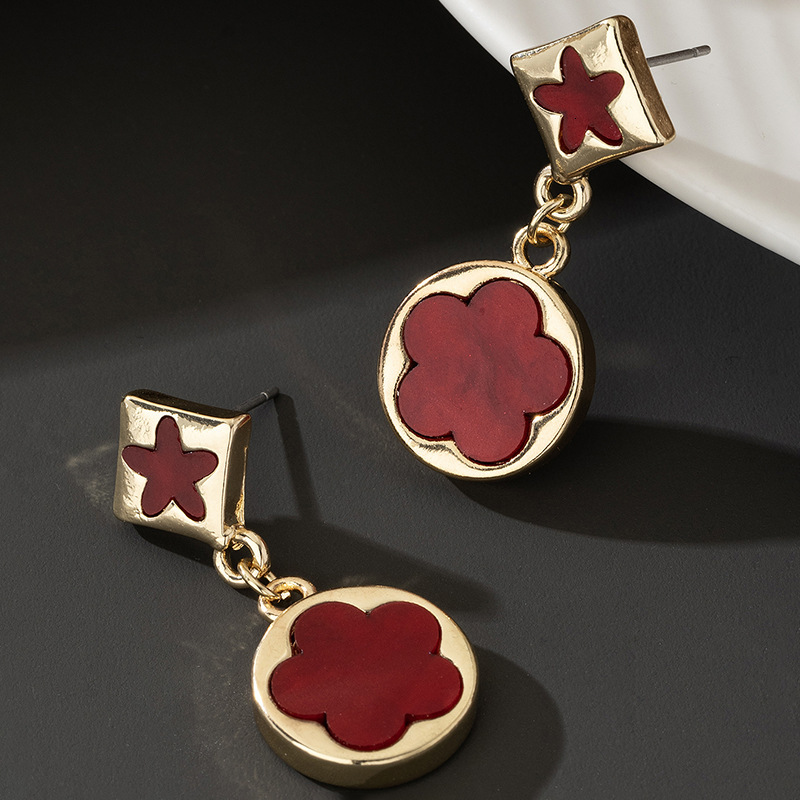 Designer Star Earrings Luxury Retro Red Flower Clover Drop Ear Pendants Fashion Y2K Gold Plated Women Statement Jewelry Daily Date Fashion Accessori