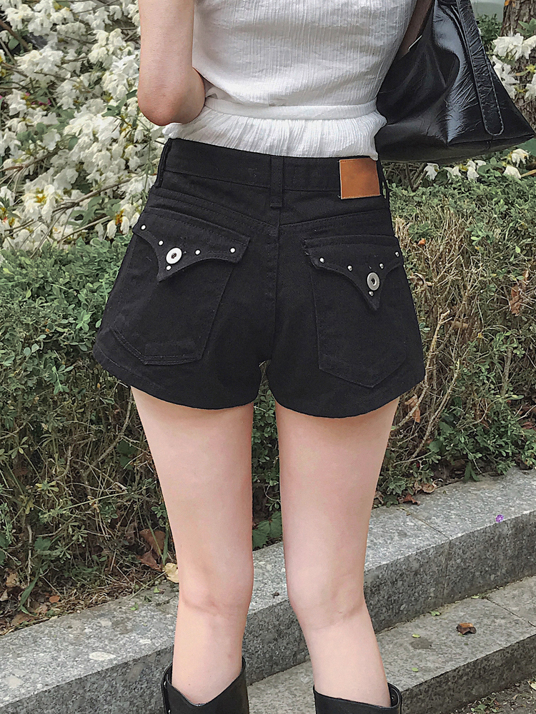 Korean Design Pocket Rivet Decorated High Waist Slimming Short Jeans Women's Fashionable Elegant 2026 New Summer Denim Pants