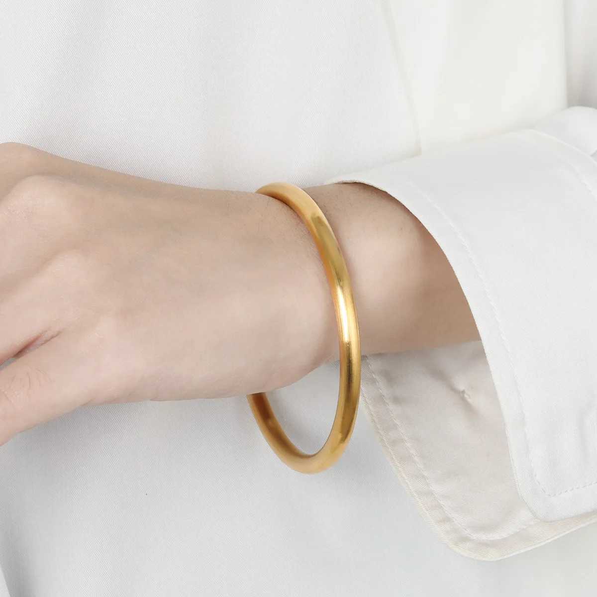 Stainl Bangle 18K Gold Plated Steel Bed Bangle Wen Vintage Style Waterproof Color Retention Simple Bracelet for Gift Jewelry N260924