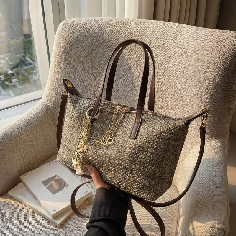 Chic Stylish Woven Design Small Top Handle Women Bags Designer Handbags Luxury Mini Crossbody Bag With Metal Chain Pendant KABAHEBINGJUE