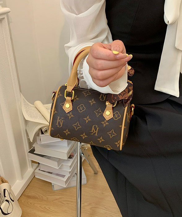 Free Shipping Worldwide luxury Solid Handbag Elegant Top Handle Purse Multi Pockets Business Work Shoulder Bag new