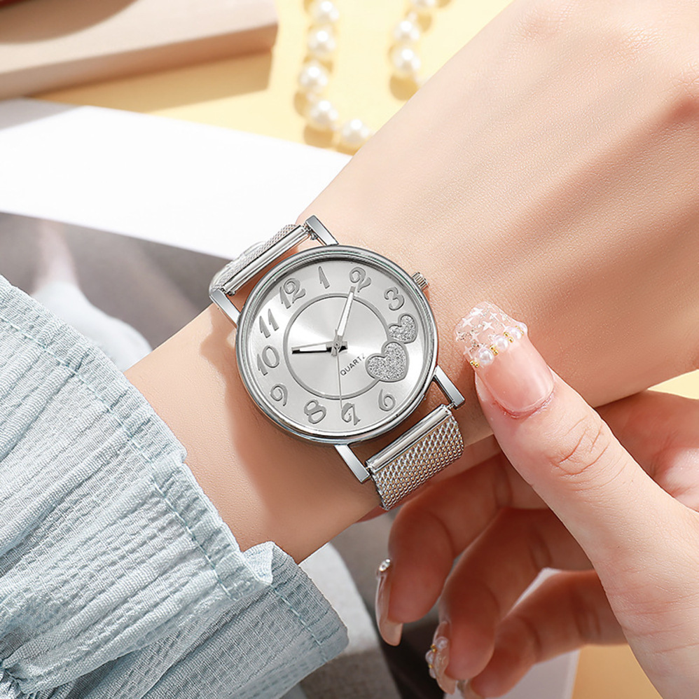 Women Wrist Watch Cross-Border Best-Selling Fake Quartz Mesh Strap Quartz Watch, Women's Casual Fashion Heart-Shaped Unisex Ladies Simple Small