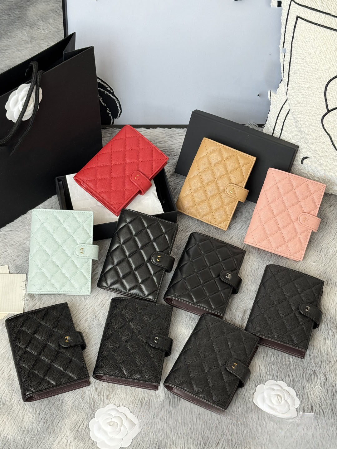 Designer Free Shipping New High-quality Fashionable Niche Quilted Wallet High-value Button Multifunctional Passport Clip Coin Wallet