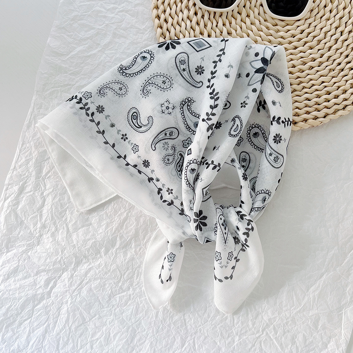 Spring Summer New Breathable Soft Cotton Linen Small Square for Women Versatile Travel Silk Headscarf Air-conditioned Room Neck Warmer Scarf