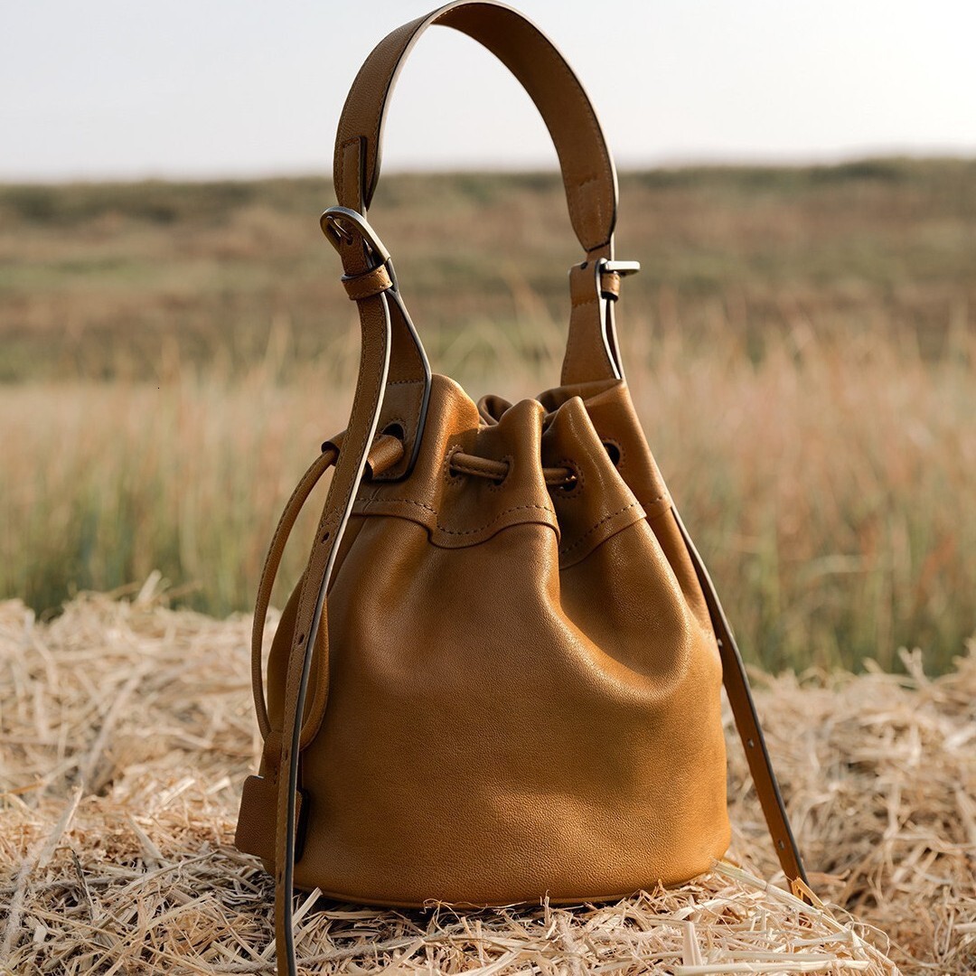 Vegetable-Tanned Cow Sheep Leather Yunshu Casual Shoulder Crossbody Drawstring Bucket Bag Commuting Spring-Summer Small Bag For Women High-Quality D