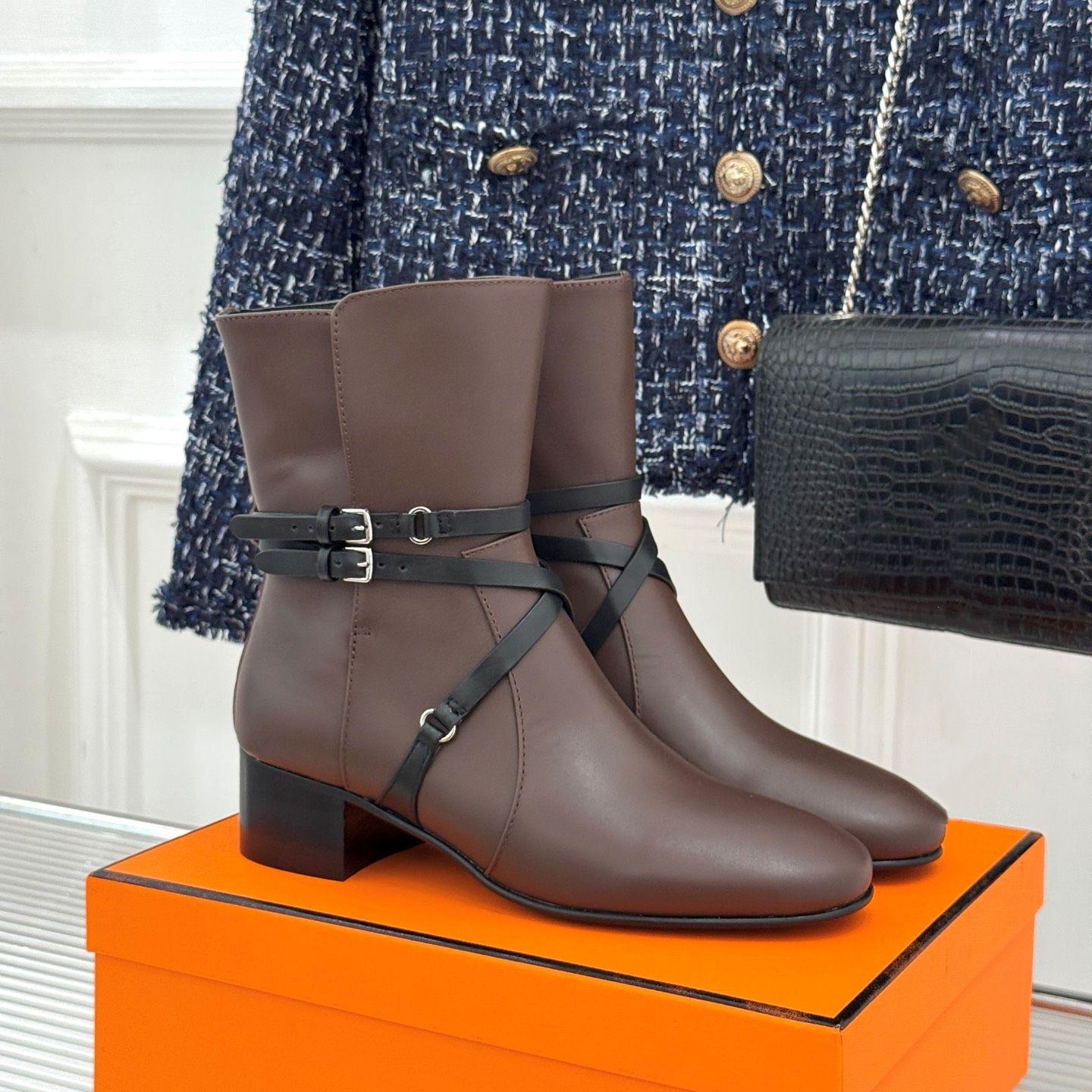 Classic chunky heel Nancy buckle belt boot Designer ankle boot Woman platform Motorcycle leather boot Luxury snow Fall Hike booties Outdoor blazer F